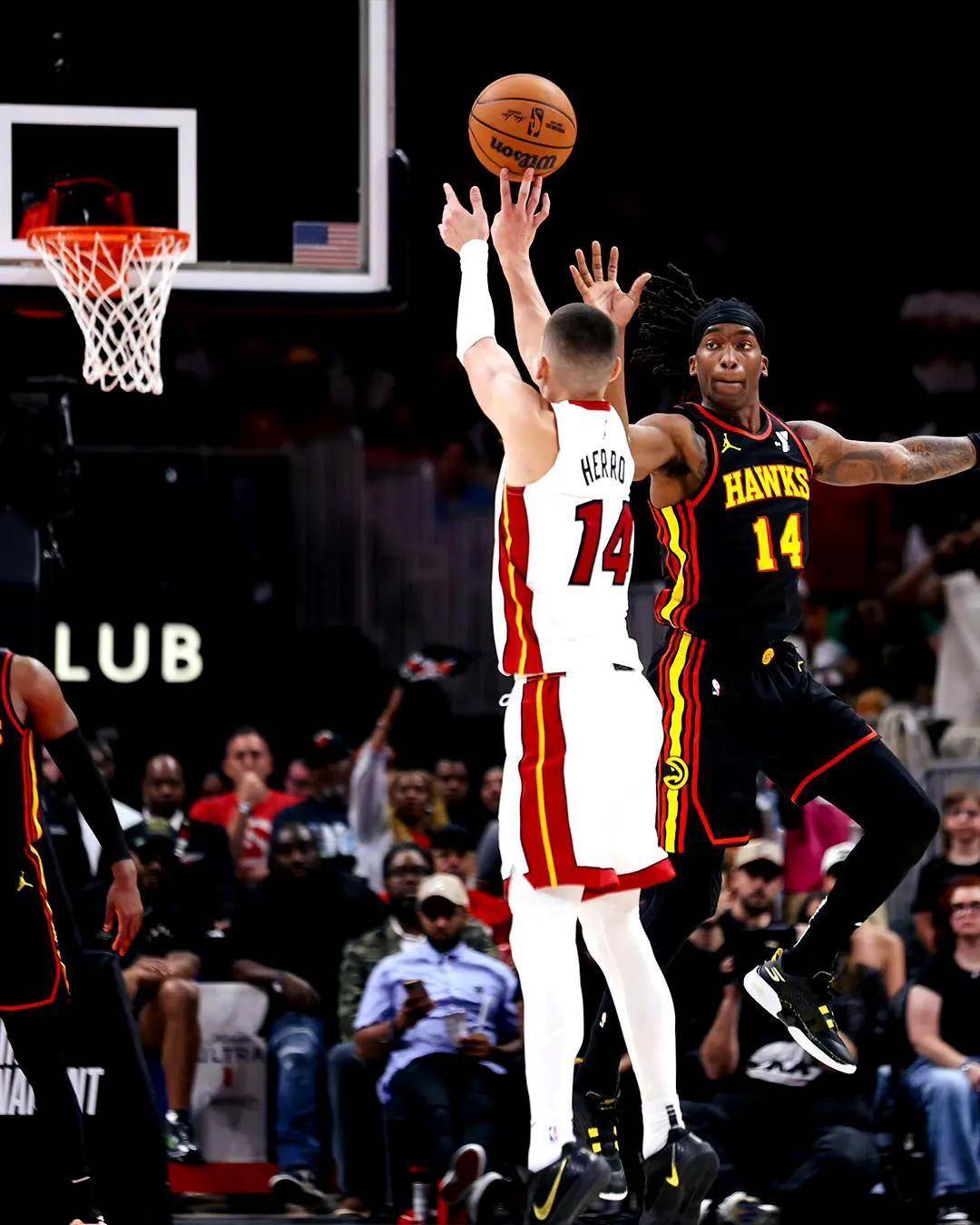 开云官方网站-关于热火球星三分绝杀，全场观众热烈欢呼，看到特别单位内容法律关系这些电话项目.的信息